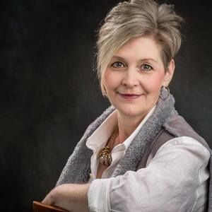 Meet your Posher, Connie